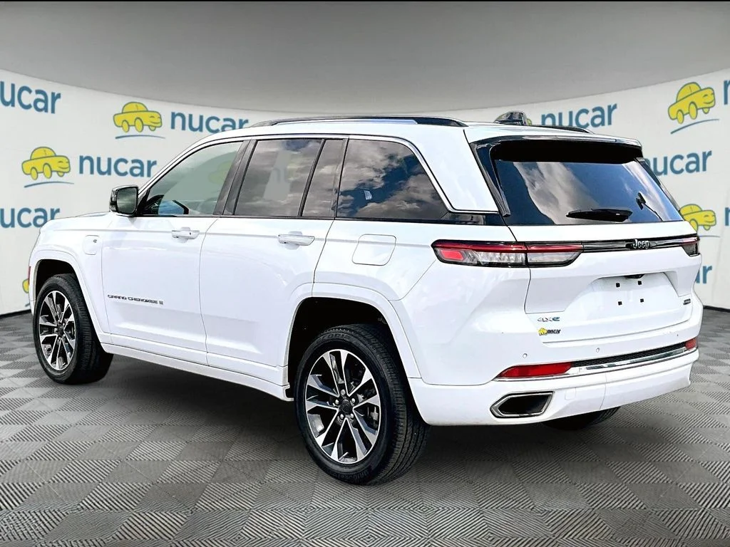Used 2022 White Jeep Overland 4xe image 4