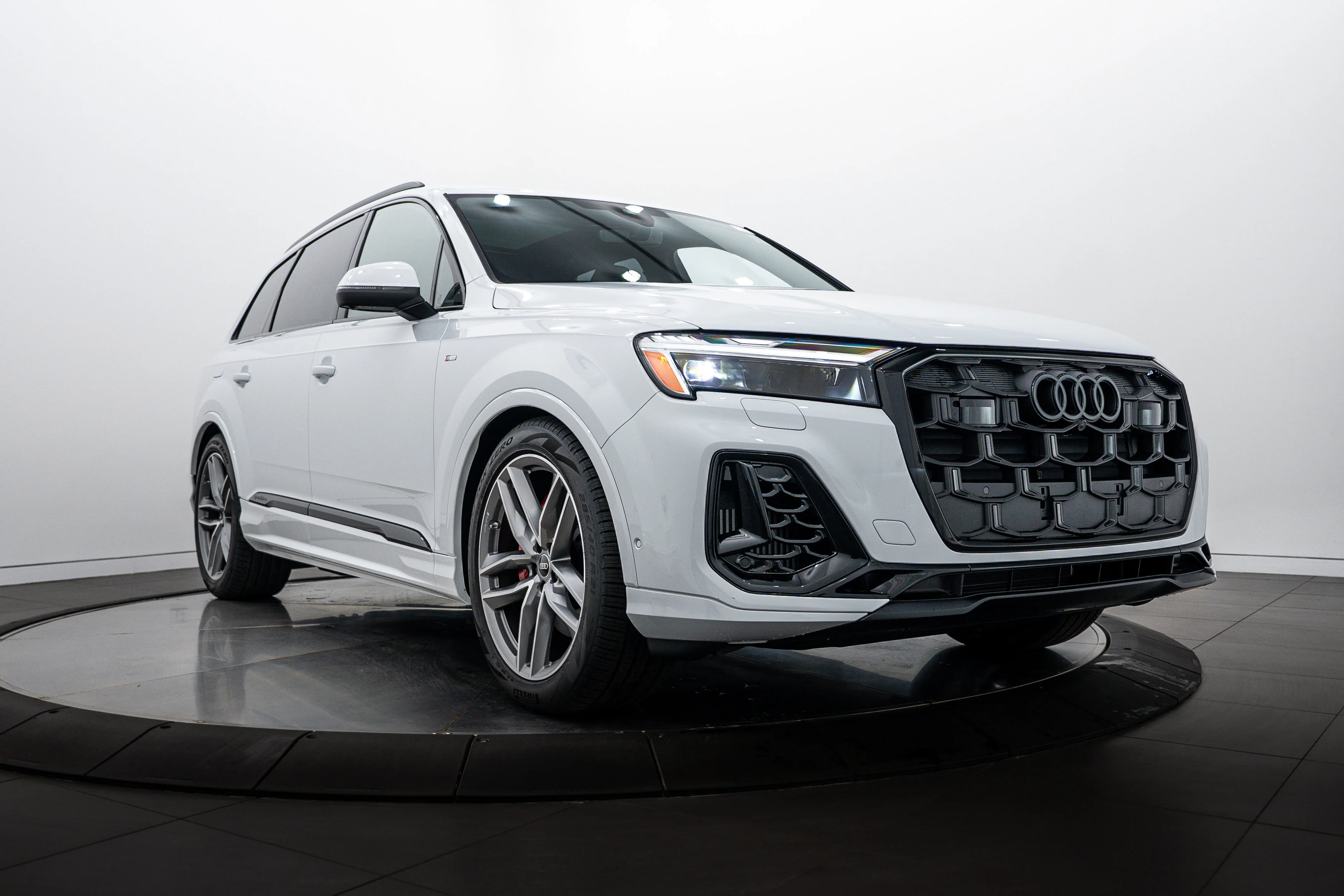 2026 Audi Q7 55 Prestige quattro Tiptronic's photo