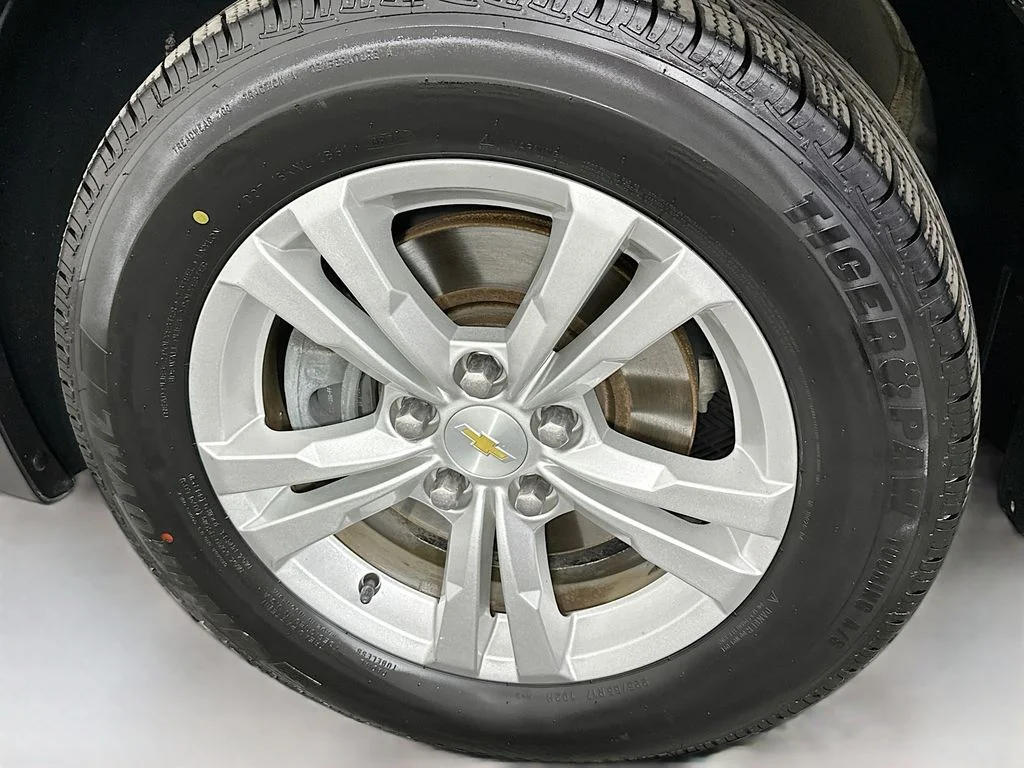 Used 2015 Tungsten Metallic Chevrolet LT image 26