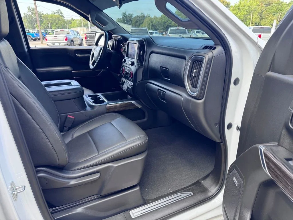 Used 2021 White Chevrolet RST image 23