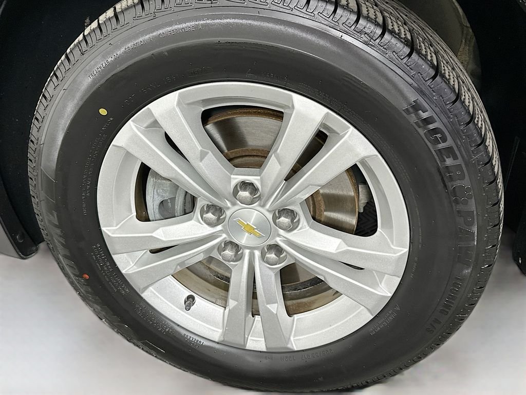 Used 2015 Tungsten Metallic Chevrolet LT image 26