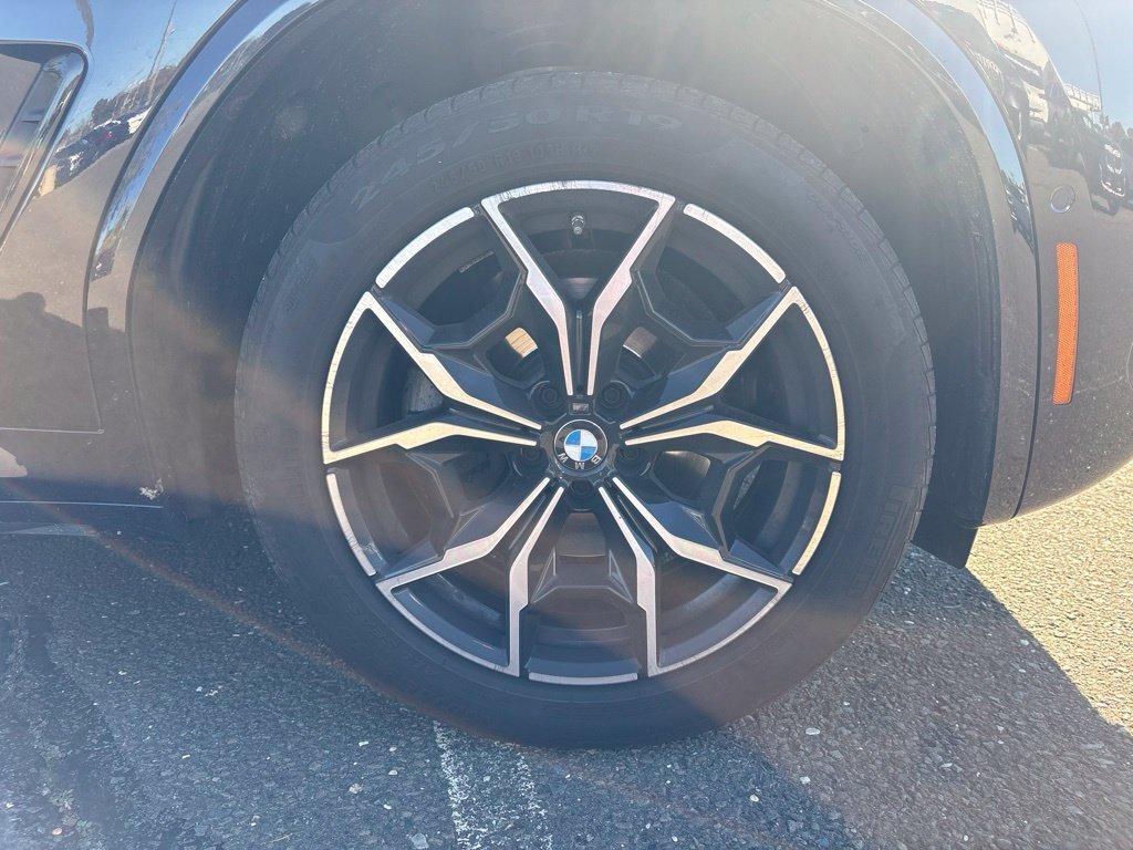 Used 2024 Black BMW xDrive30i image 18