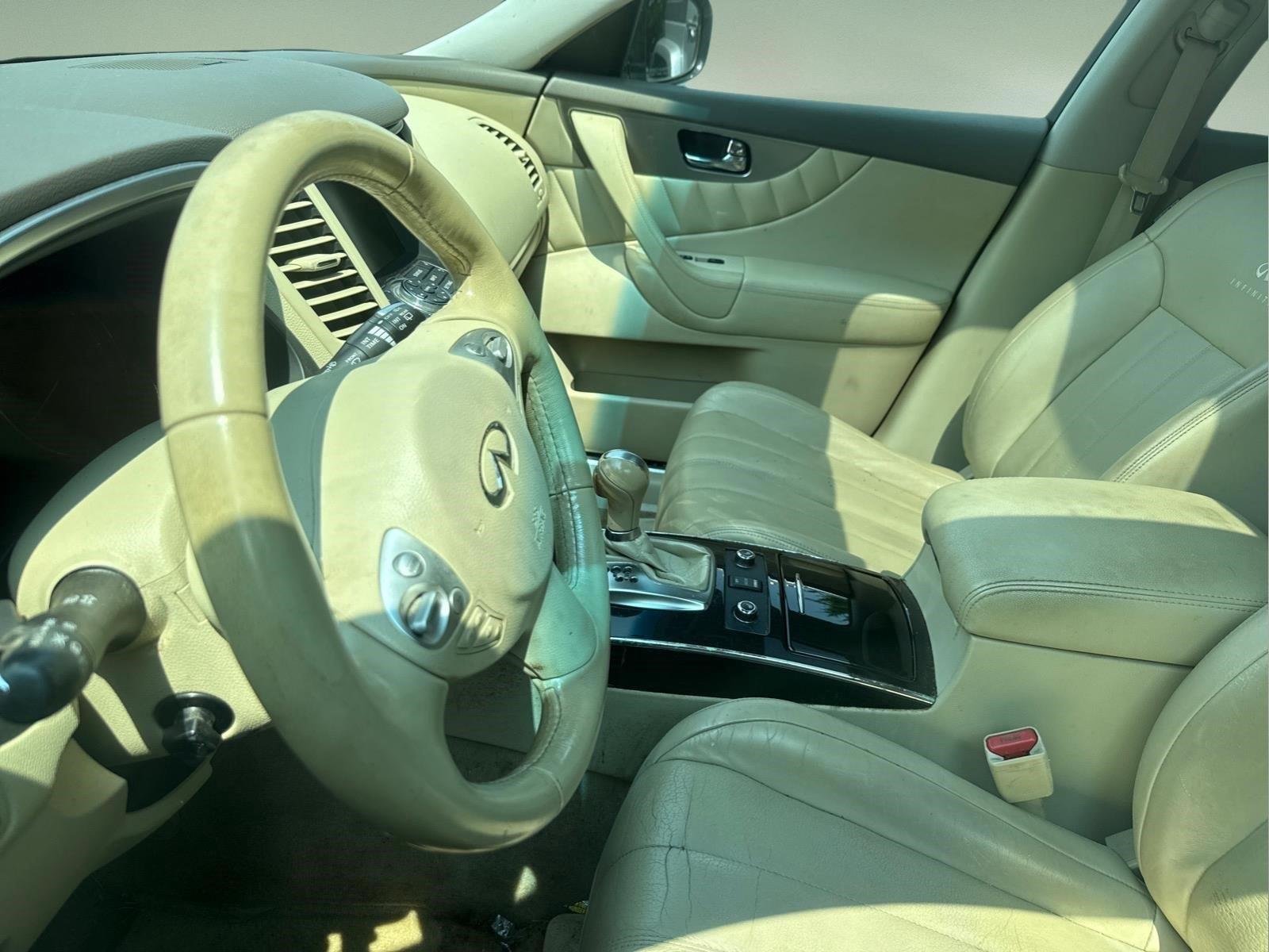 Used 2013 Moonlight White INFINITI  image 23