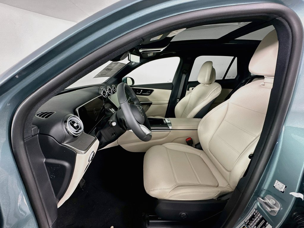 New 2027 Silver Mercedes-Benz GLC 300 image 22
