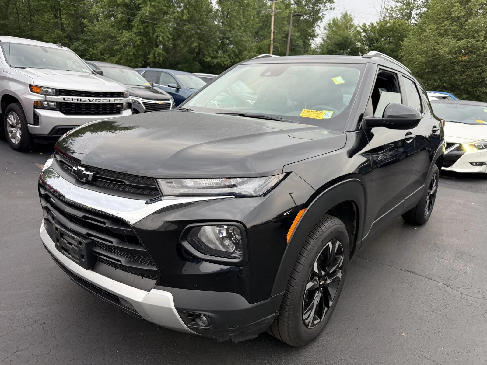 Used 2023 MOSAIC BLACK METALLIC Chevrolet LT image 3