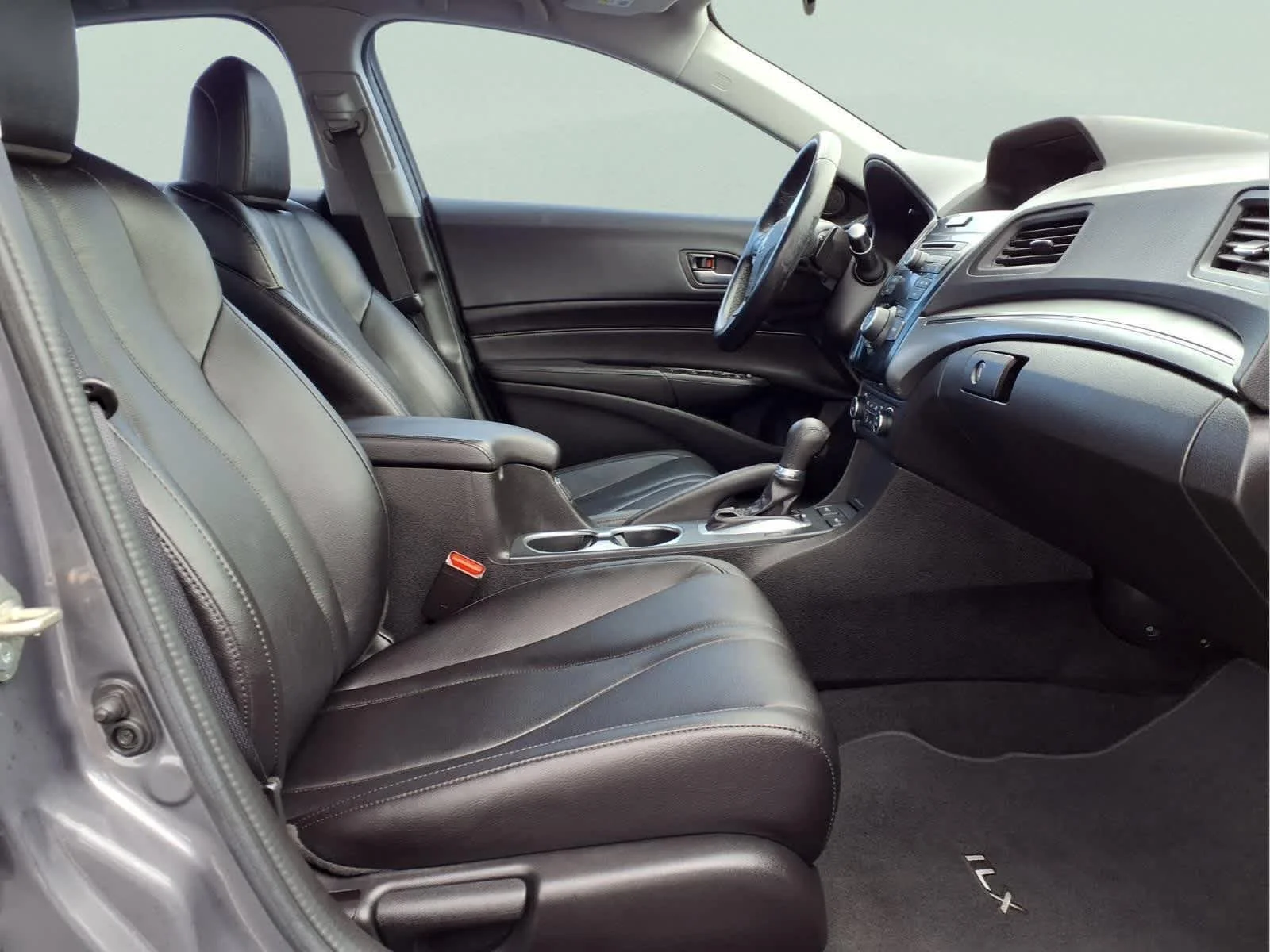 Used 2019 Modern Steel Metallic Acura  image 13