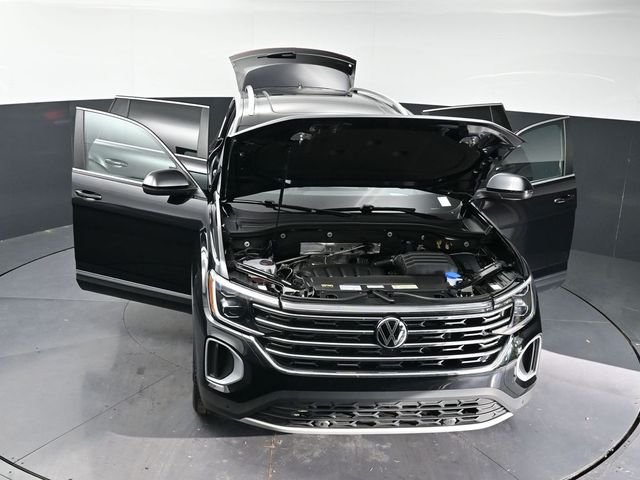 Used 2025  Volkswagen 2.0T SEL image 41
