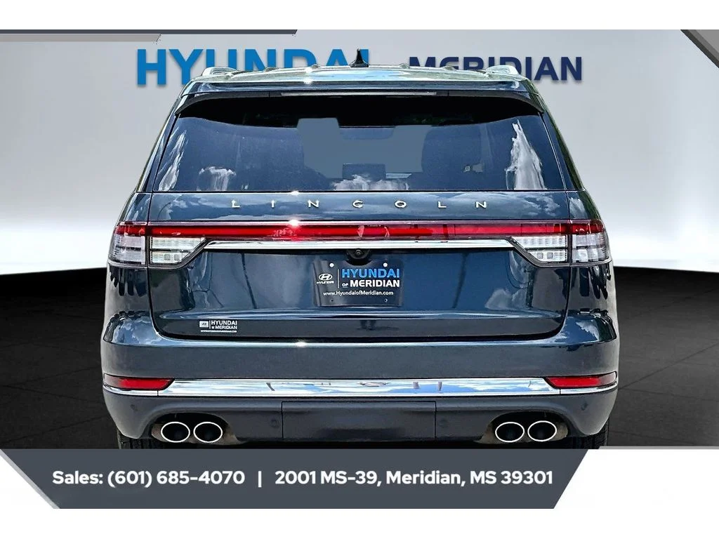 Used 2023 Flight Blue Metallic Clearcoat Lincoln Reserve image 4
