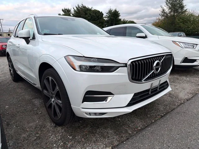 Used 2021 White Volvo T5 Inscription image 1