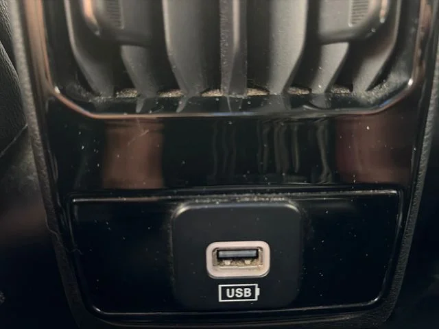 Used 2024 White Jeep Latitude image 31