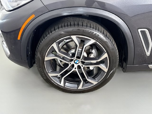 Used 2023 Dark Graphite Metallic BMW sDrive40i image 34