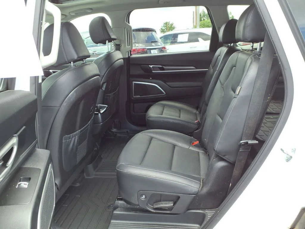 Used 2024 Glacial White Pearl Kia S image 29