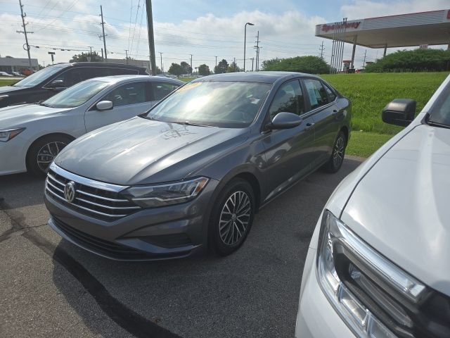 Used 2019 Gray Volkswagen 1.4T SE image 2