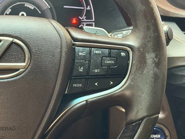 Used 2019 Red Lexus 300h image 17