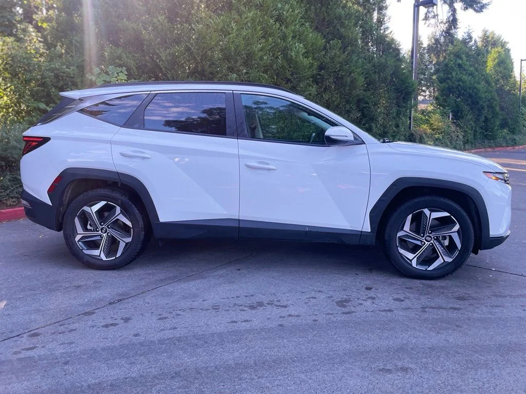 Used 2024 White Pearl Hyundai SEL image 3