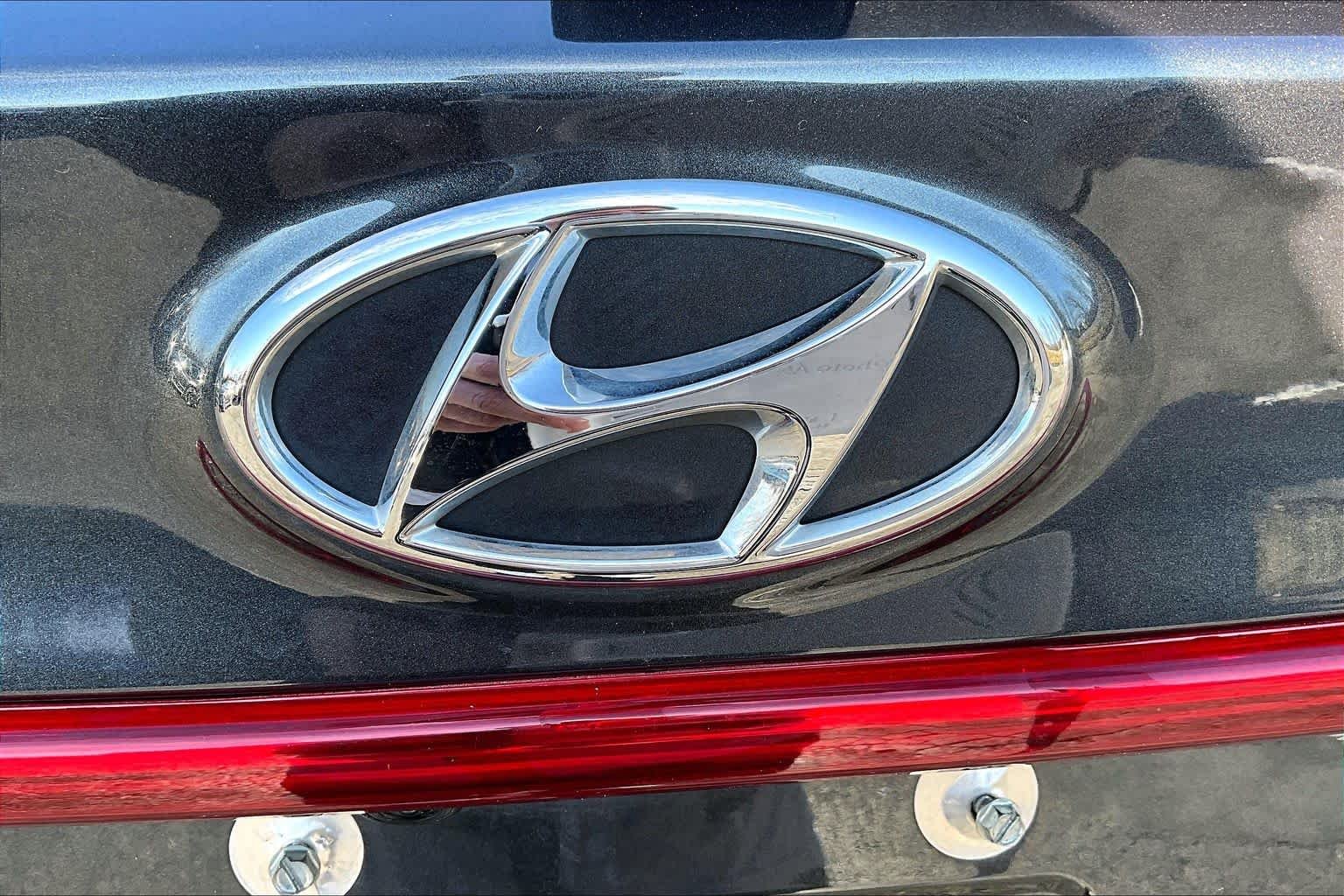 Used 2023 Portofino Gray Hyundai SEL image 31