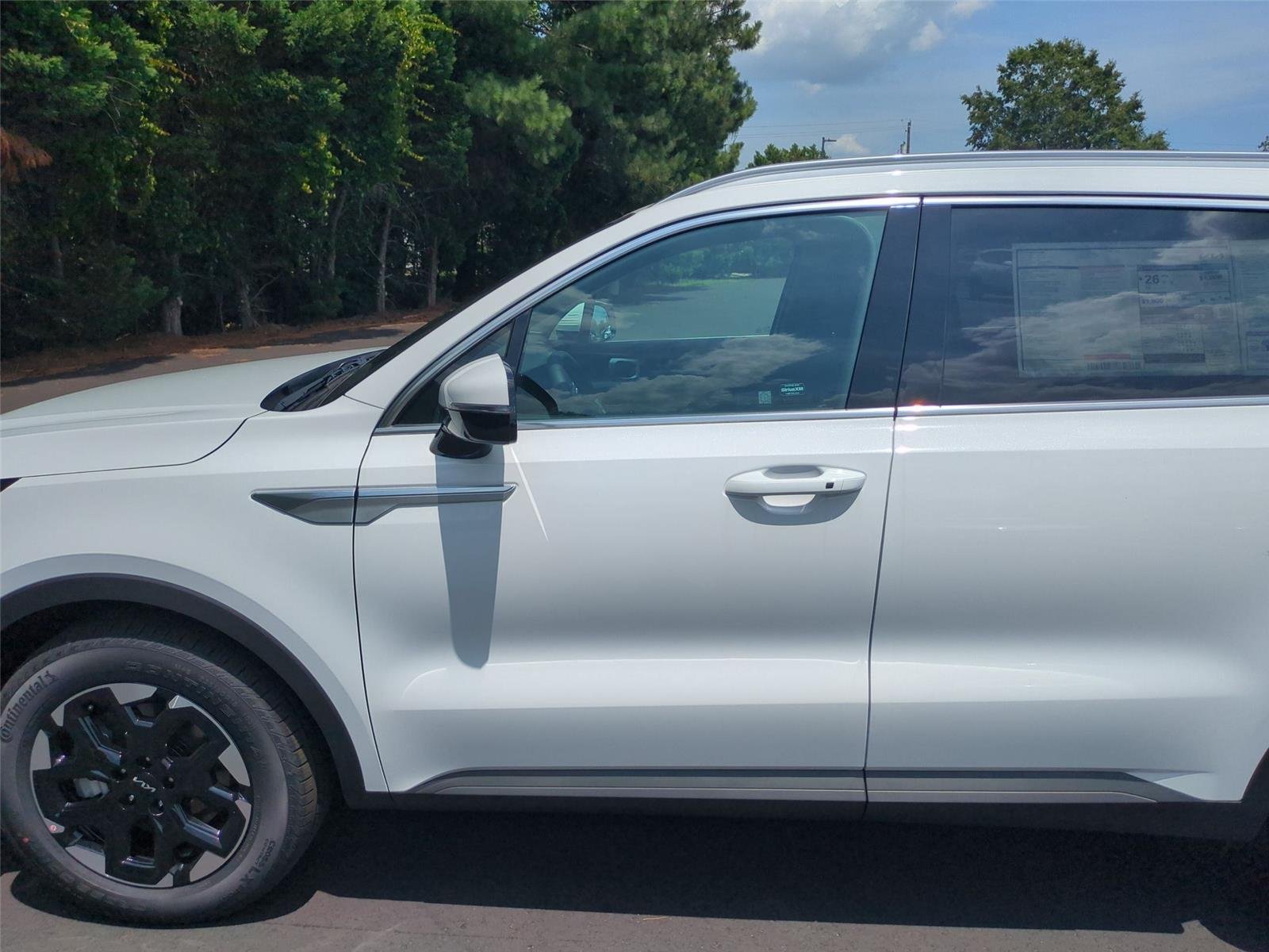 New 2026 Glacial White Kia S image 15