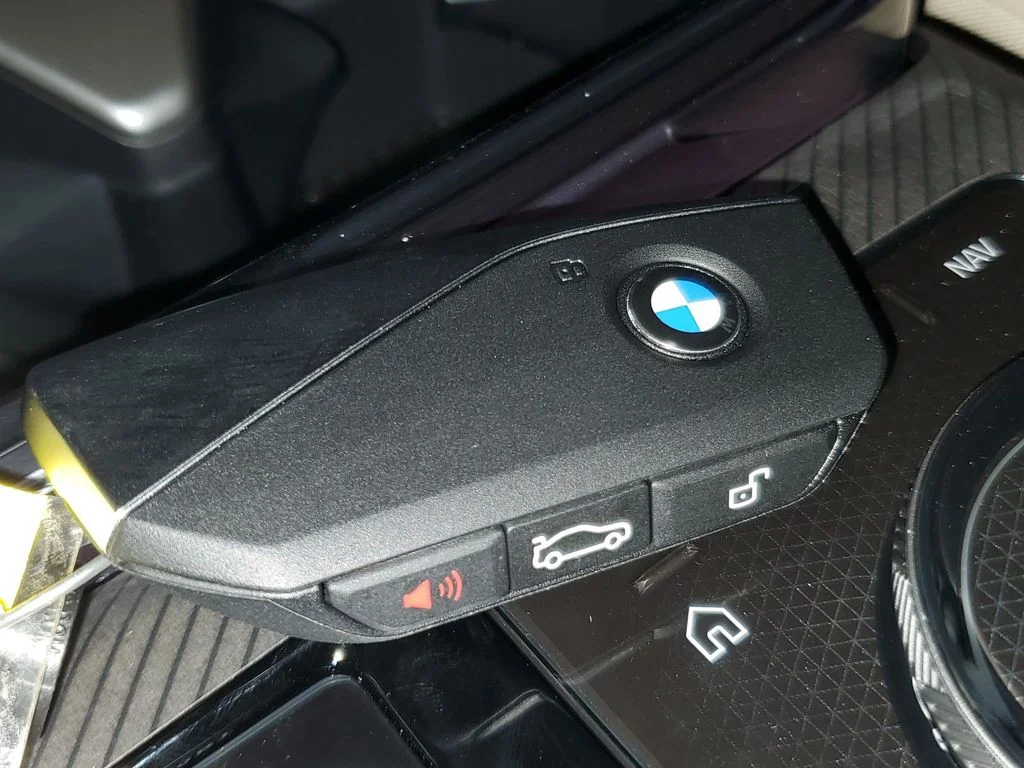 New 2026 Skyscraper Grey Metallic BMW 30 xDrive image 25