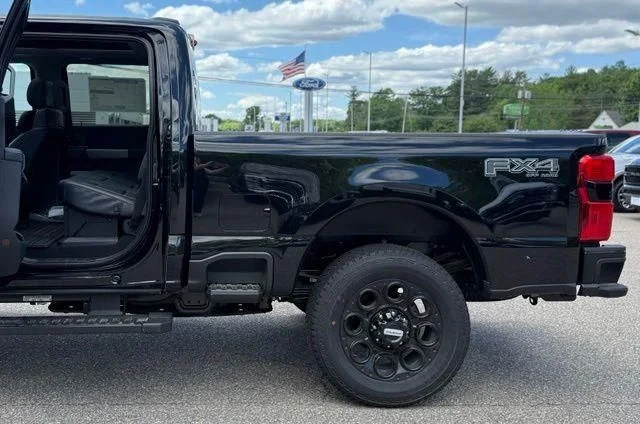 New 2026 Agate Black Metallic Ford F-350® Lariat® image 30
