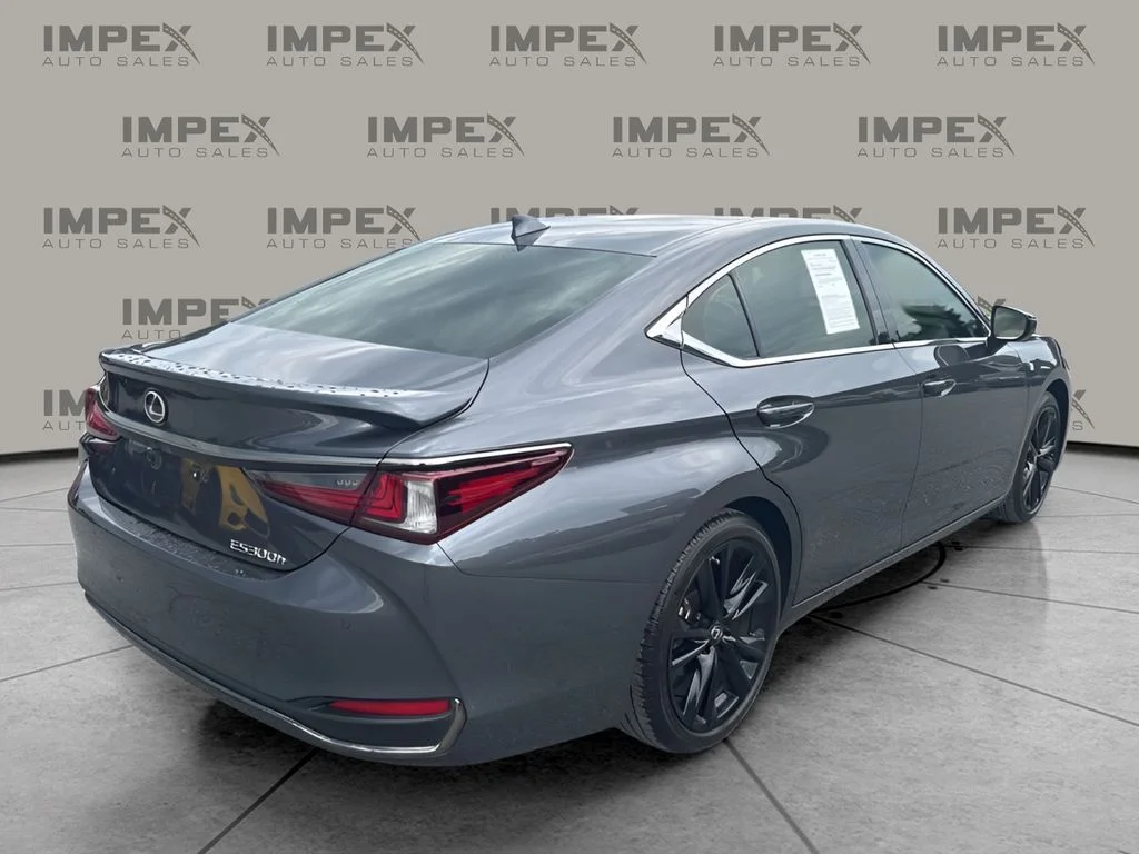 Used 2024 Gray Lexus 300h F SPORT Handling image 5