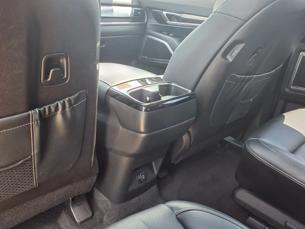 Used 2025 Black Kia S image 26