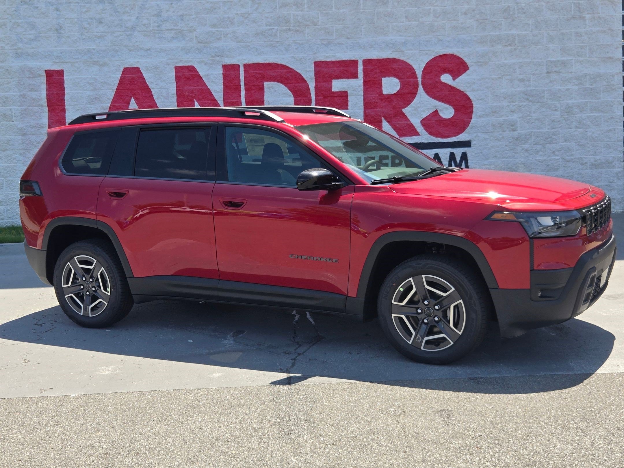 2026 Jeep Cherokee Laredo HEV 4X4's photo