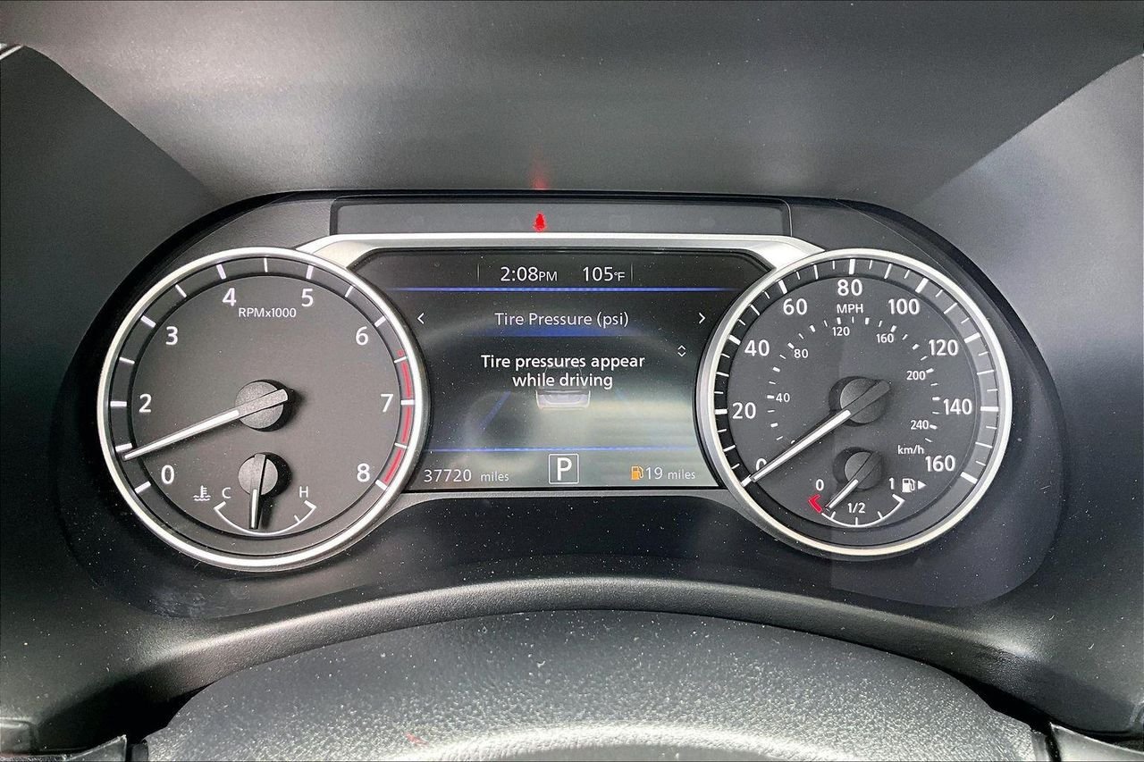 Used 2024 Aspen White Tricoat/Super Black Nissan SR Xtronic CVT image 15