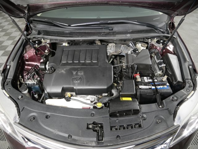 Used 2015 Sizzling Crimson Mica Toyota Limited image 32