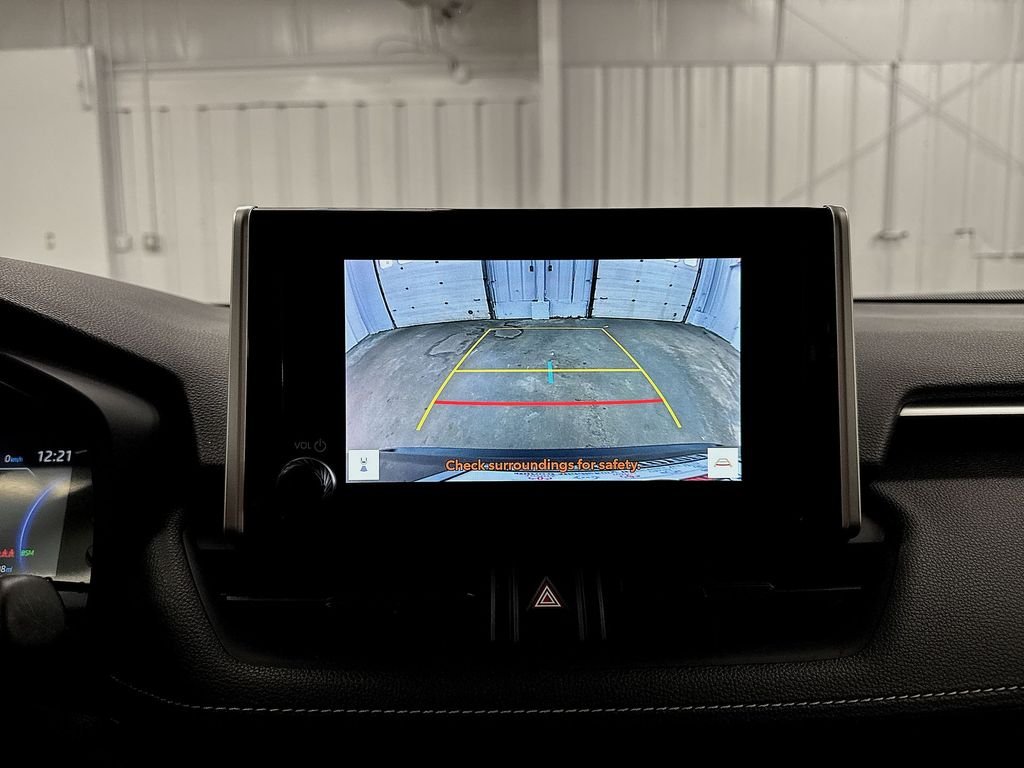 Used 2025  Toyota XLE image 19