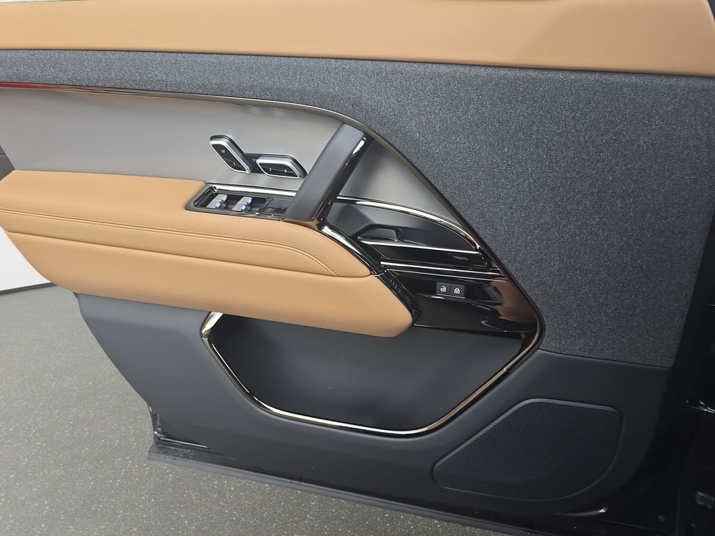 New 2026 Carpathian Grey Land Rover SE image 19