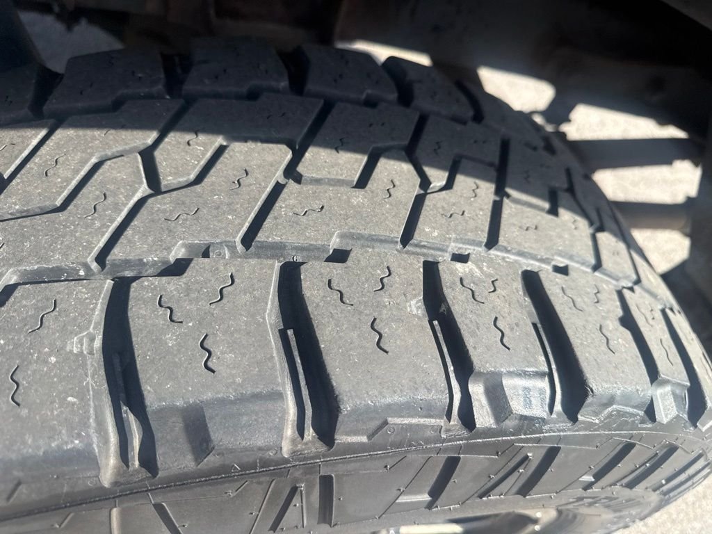 Used 2008  Toyota Limited image 21
