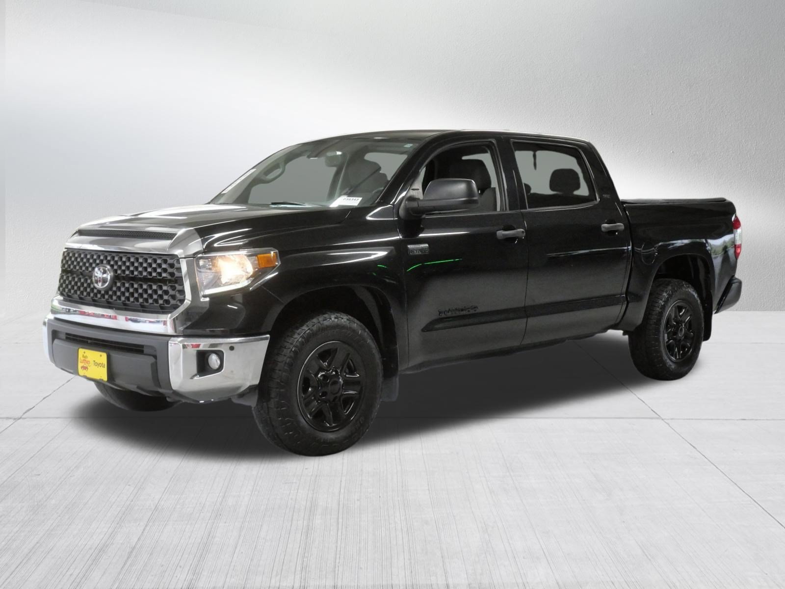 Certified Used 2020 Midnight Black Metallic Toyota SR5 image 3