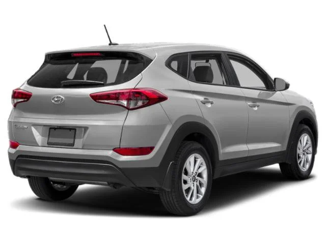 Used 2018 Silver Hyundai SE image 2