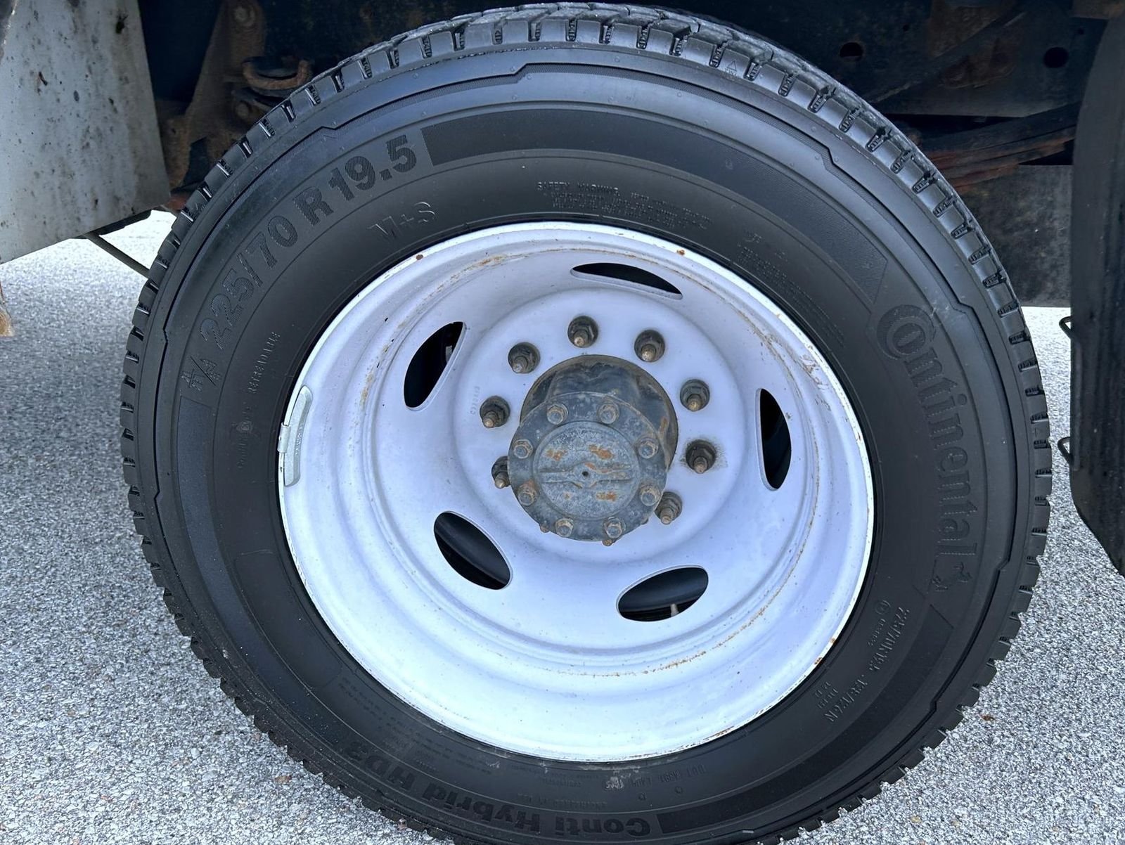 Used 2019 White Ford XL image 22