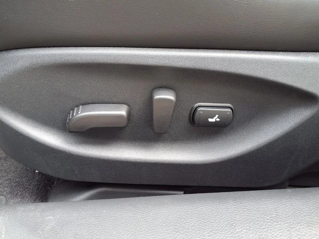 Used 2023 Black INFINITI SENSORY image 17