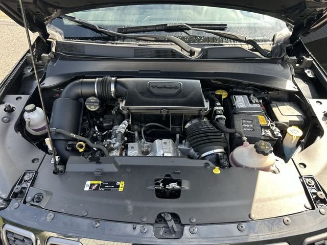Used 2025 Black Jeep Latitude image 19