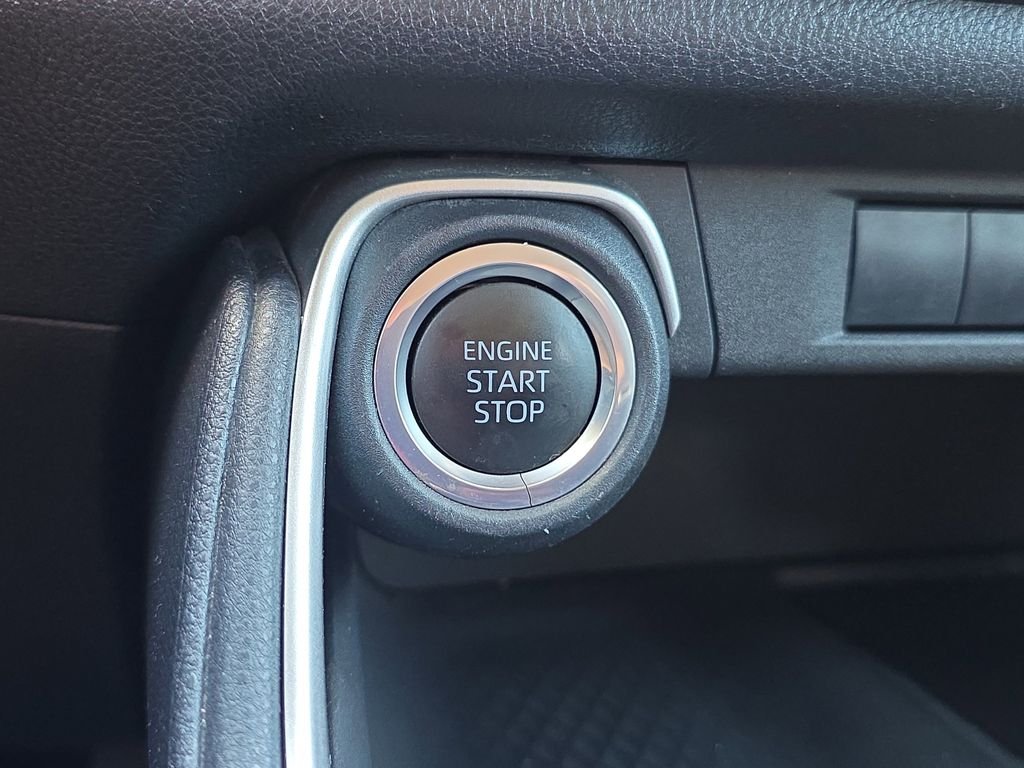 Used 2024 White Toyota XLE image 27