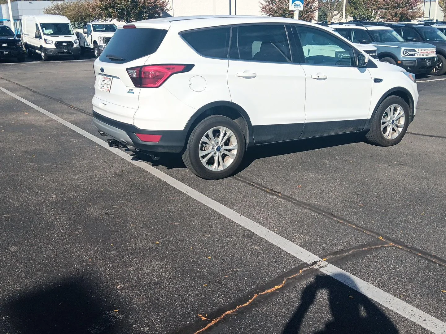 Used 2019 Oxford White Ford SE image 4