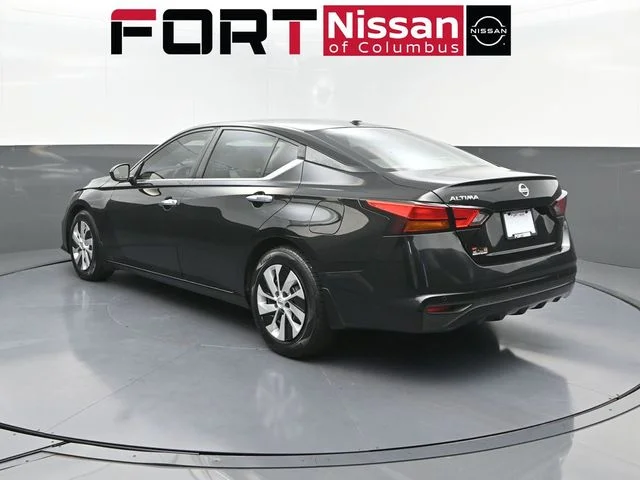 Used 2020 Black Nissan 2.5 S image 5