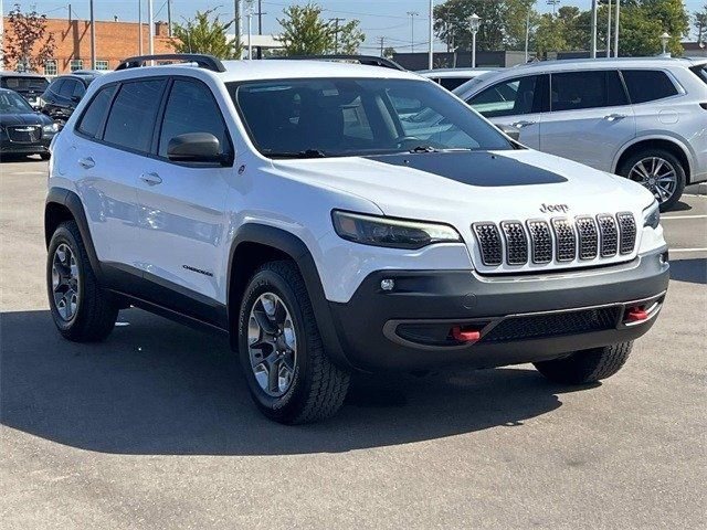 Used 2019 Jeep Cherokee Trailhawk with VIN 1C4PJMBX5KD369588 for sale in Kansas City