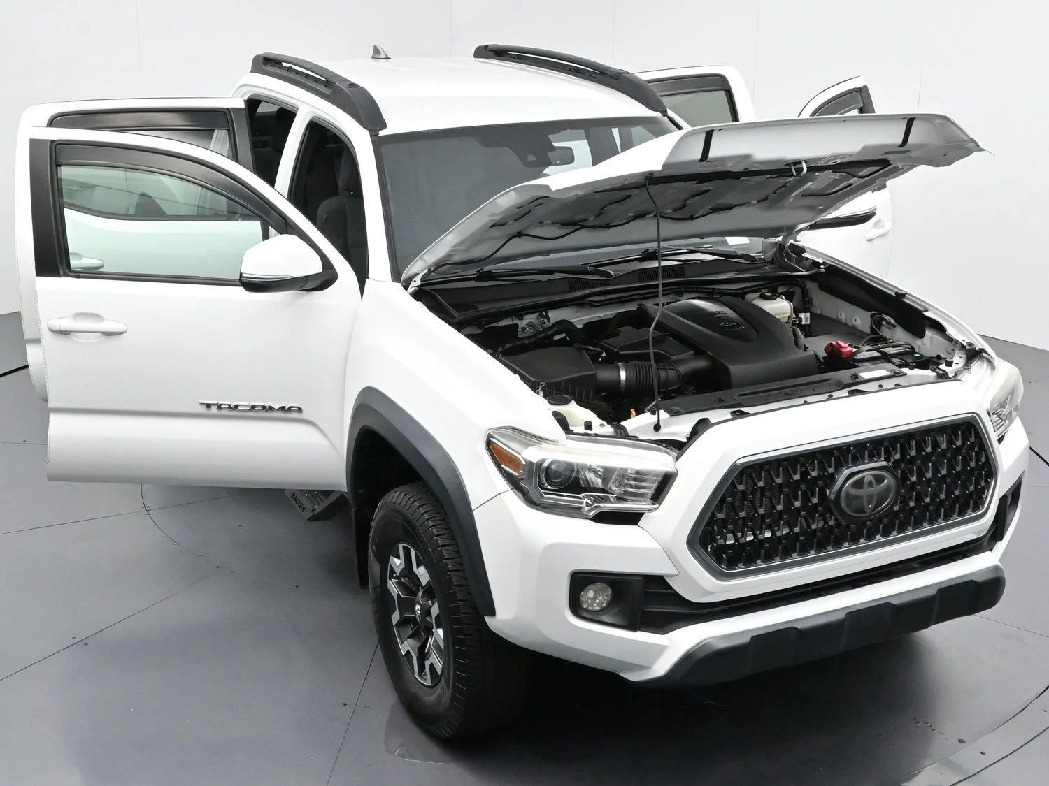 Used 2018 Super White Toyota TRD Off Road image 41