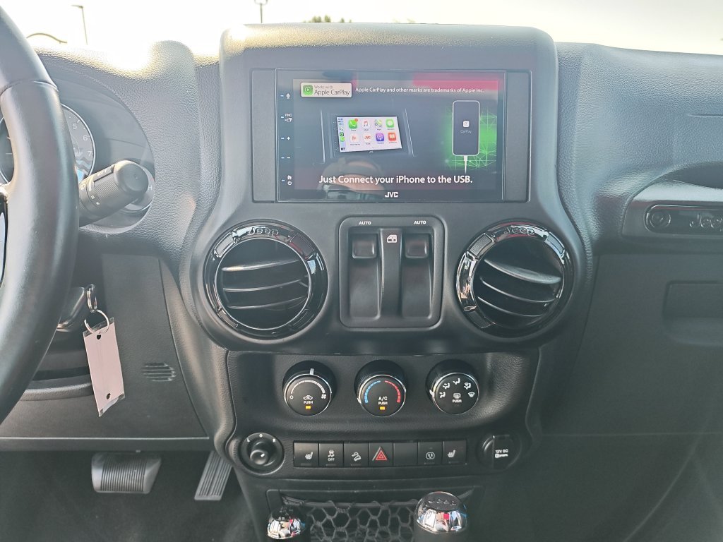 Used 2017 Blue Jeep Sahara image 20
