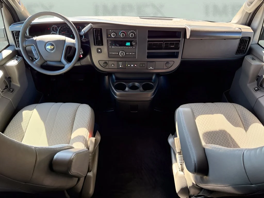 Used 2025 Summit White Chevrolet 1LT image 13