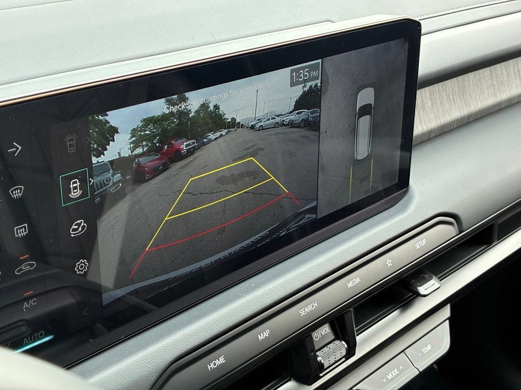 Used 2027 White Kia X-Line SX Prestige image 5