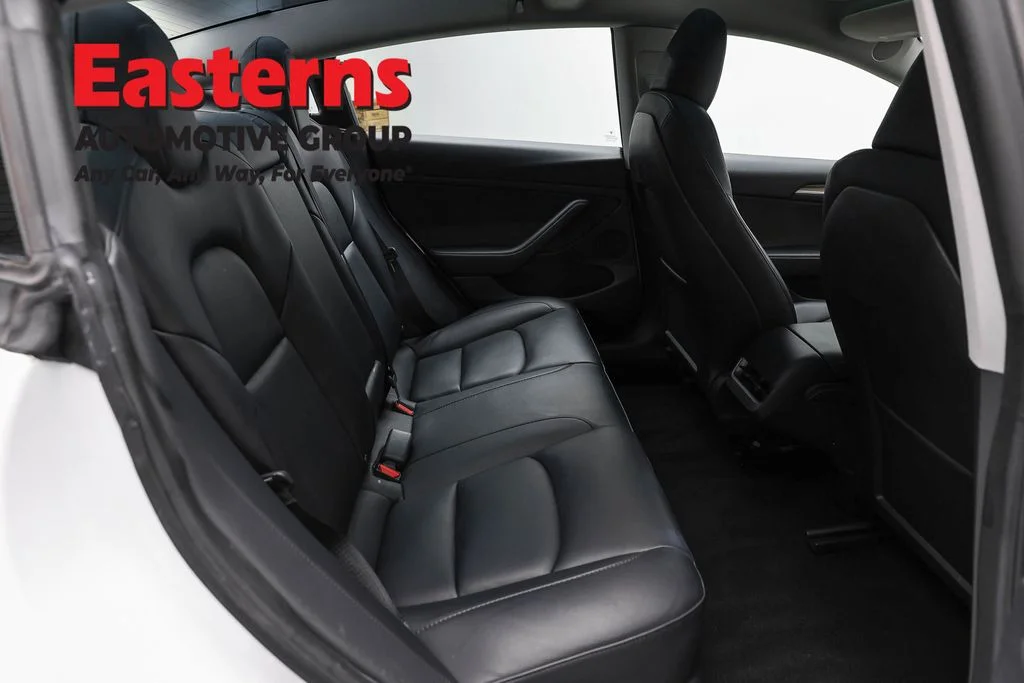 Used 2023 White Tesla Base image 17