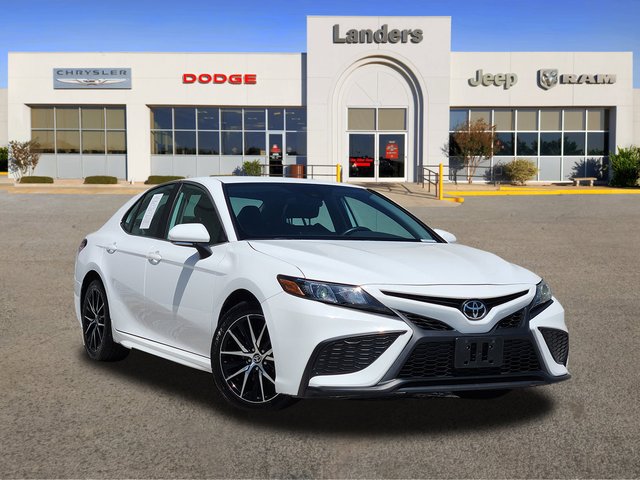 2024 Toyota Camry SE