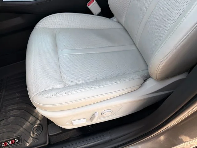 Certified Used 2025 Beige Kia EX image 20