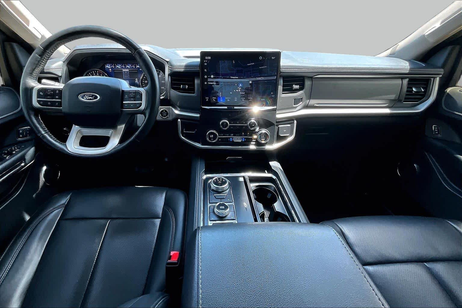 Used 2022 Agate Black Metallic Ford XLT image 15