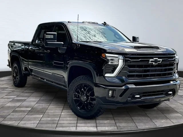 New 2026 Black Chevrolet High Country image 2