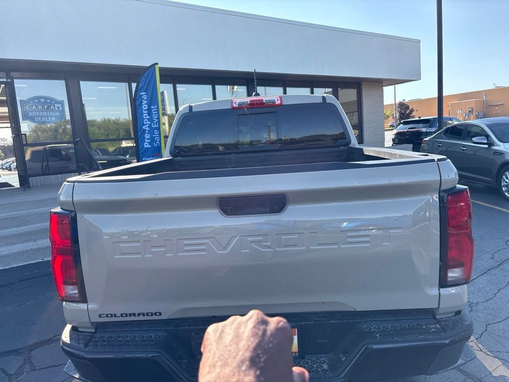 Used 2023 SAND DUNE METALLIC Chevrolet 4WD Z71 image 4